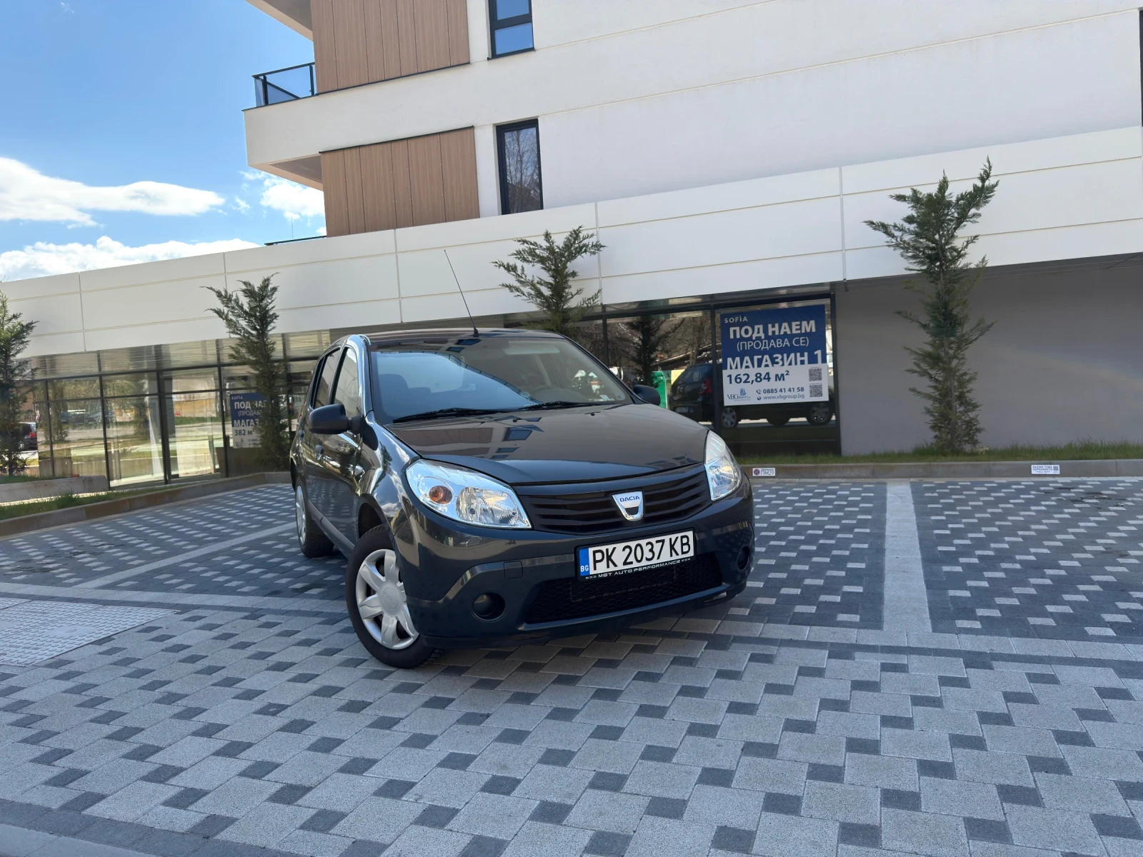 Dacia Sandero SWISS , снимка 10 - Автомобили и джипове - 54125947