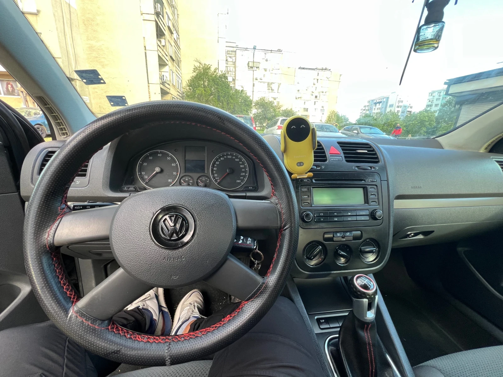 VW Golf 1.6 FSI, снимка 8 - Автомобили и джипове - 54584452