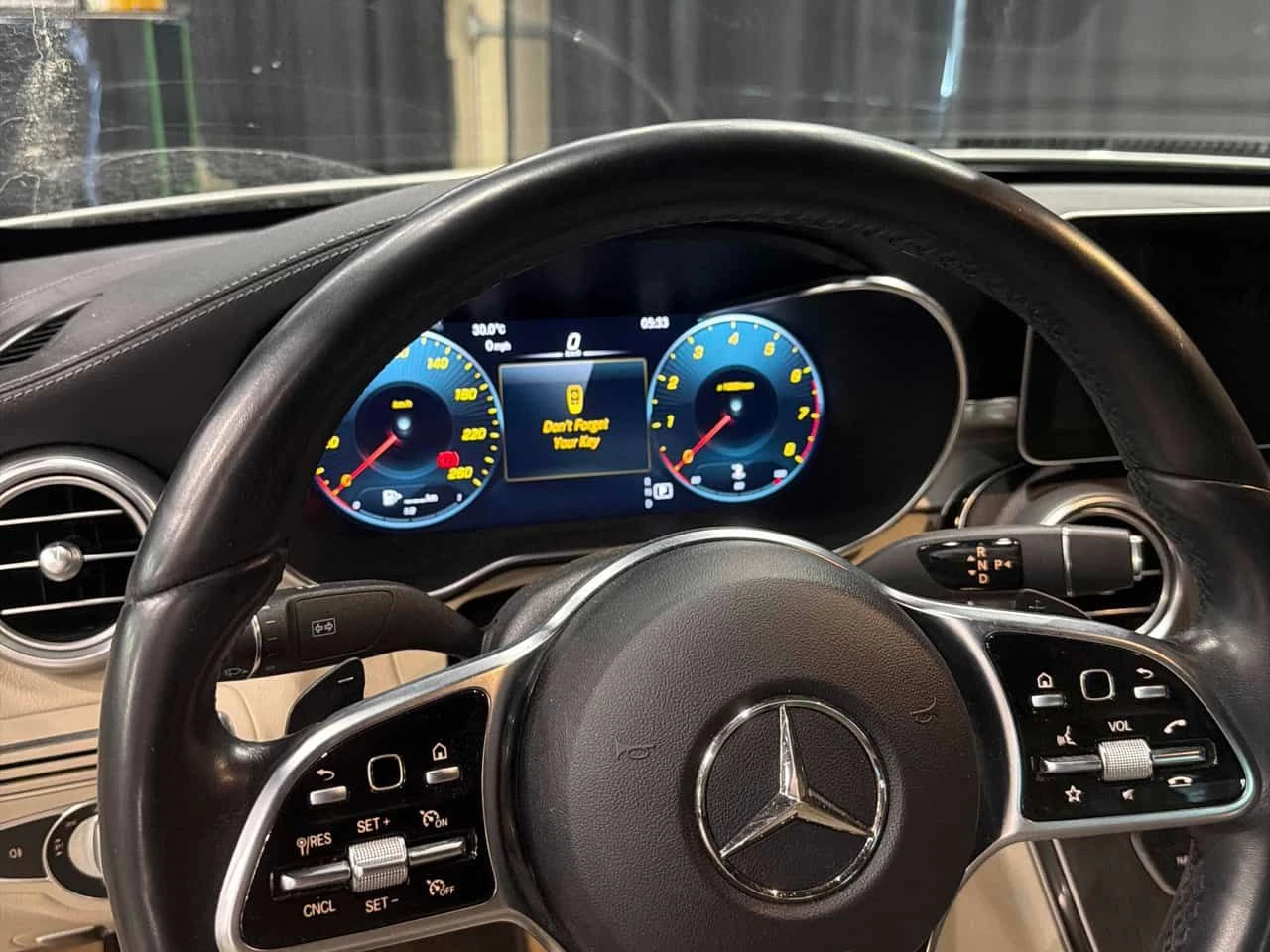 Mercedes-Benz C 300 * АВТОКРЕДИТ БЕЗ ПЪРВОНАЧАЛНА ВНОСКА* , снимка 8 - Автомобили и джипове - 55302812