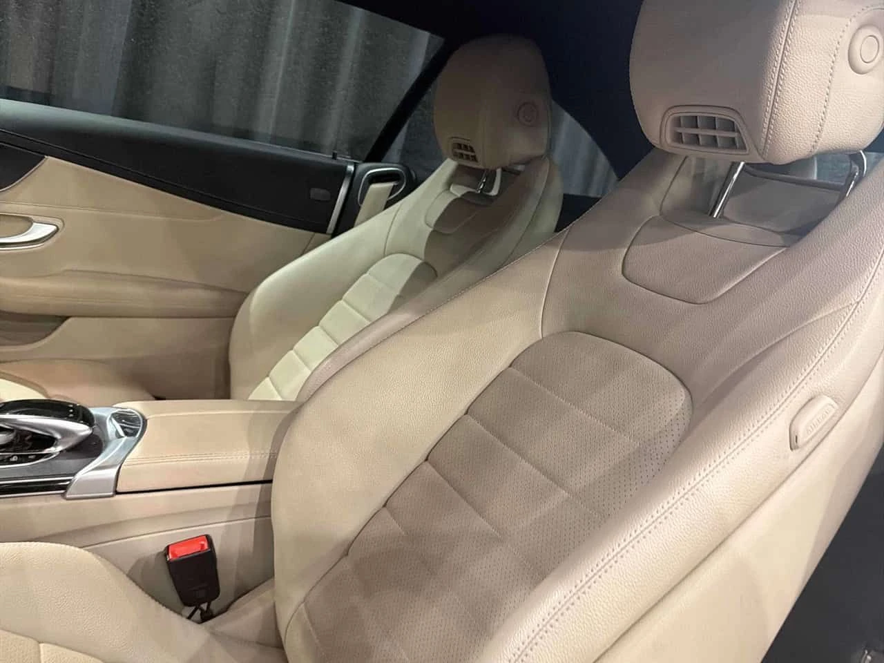 Mercedes-Benz C 300 * АВТОКРЕДИТ БЕЗ ПЪРВОНАЧАЛНА ВНОСКА* , снимка 10 - Автомобили и джипове - 55302812