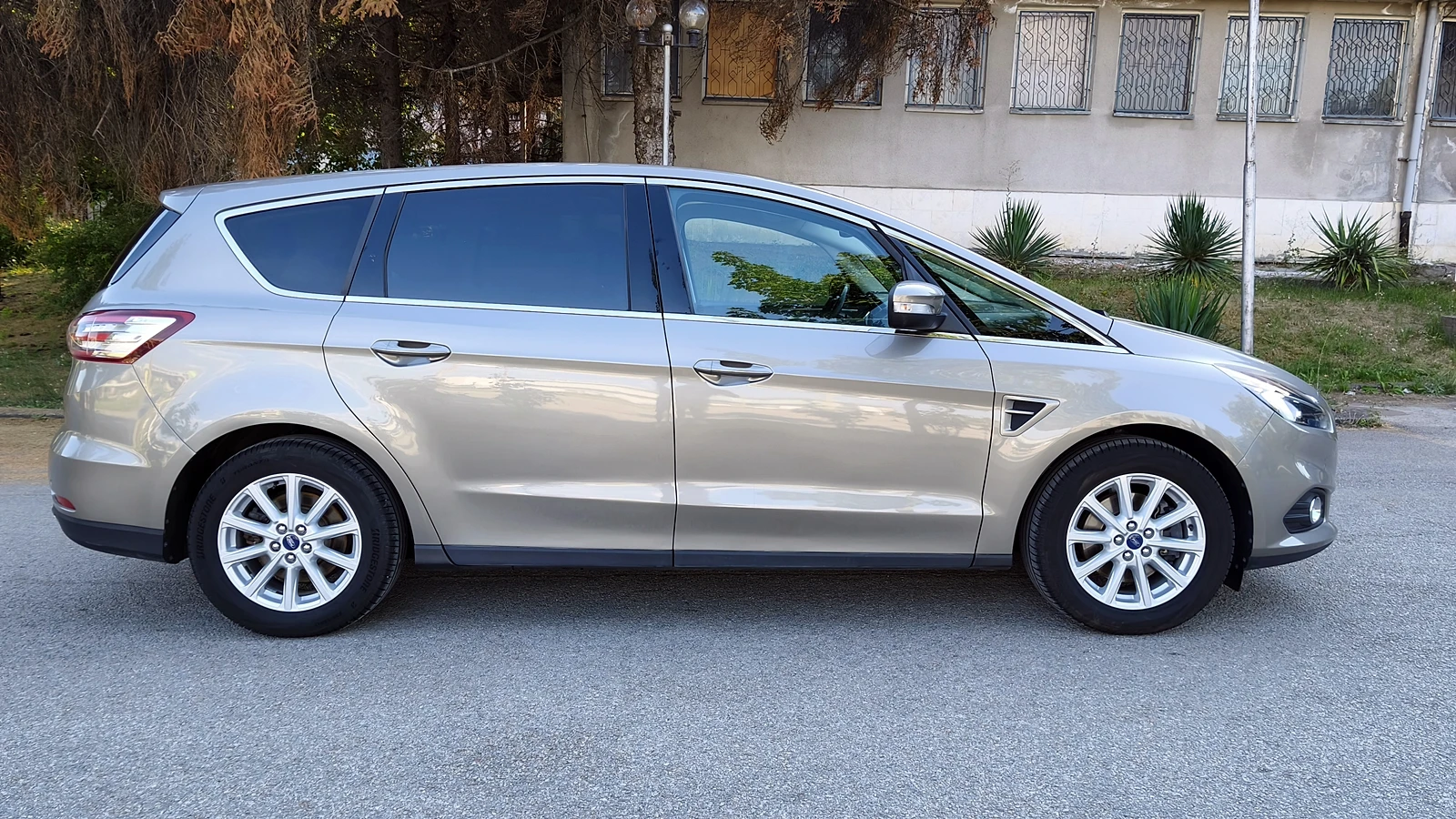 Ford S-Max 2.0TDCi 4x4 Aut. 7м., снимка 6 - Автомобили и джипове - 55556058