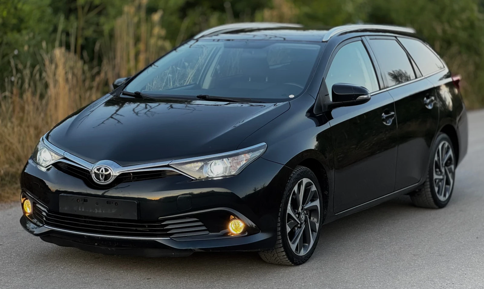 Toyota Auris 1.4 D-4D / 90 к.с. / 2016 г., снимка 3 - Автомобили и джипове - 55723695