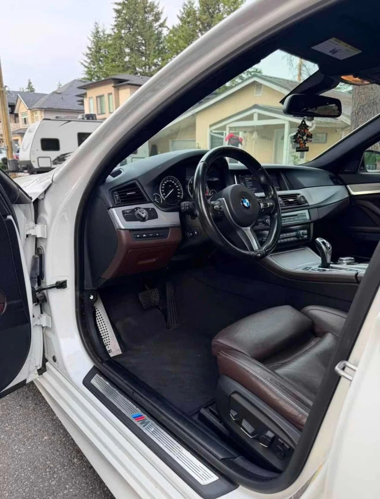 BMW 535 * 535d xDrive * АВТОКРЕДИТ БЕЗ ПЪРВОНАЧАЛНА ВНОСКА, снимка 3 - Автомобили и джипове - 55782730
