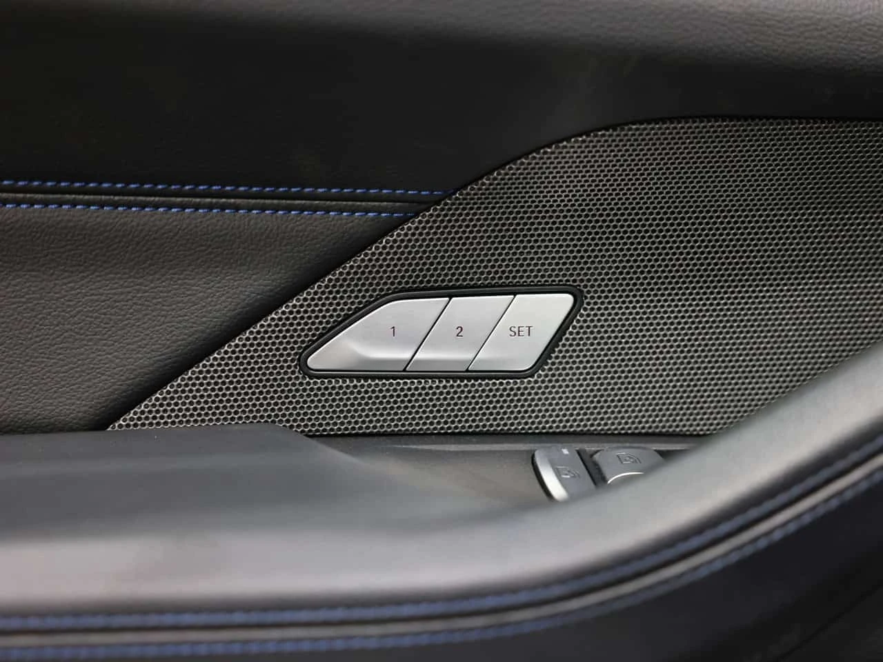 BMW i4 M50 M50| HARMAN| HUD| DRIVER ASSIST|  CARFAX, снимка 14 - Автомобили и джипове - 56166299