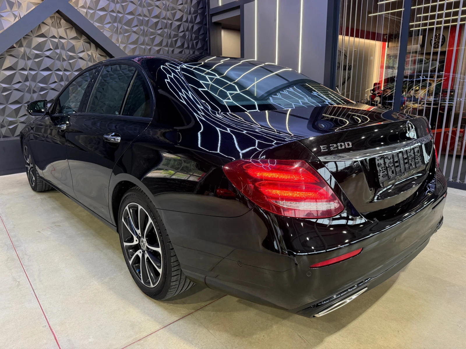 Mercedes-Benz E 200 4 MATIC * FULL ���* BURMESTER* �������� | Mobile.bg � ����������� 3