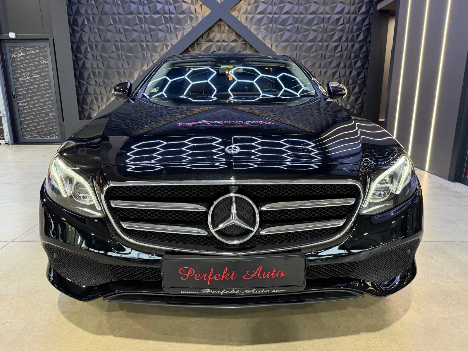 Mercedes-Benz E 200 4 MATIC * FULL ���* BURMESTER* �������� | Mobile.bg � ����������� 2