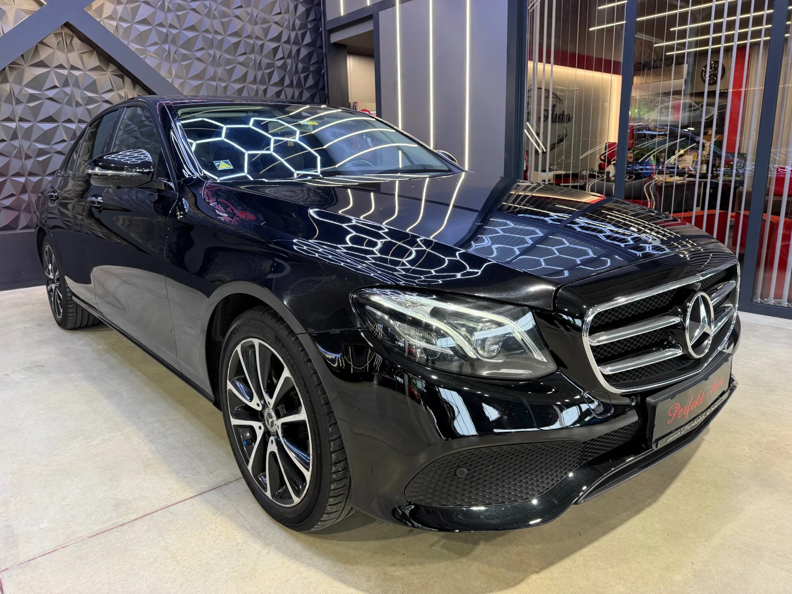 Mercedes-Benz E 200 4 MATIC * FULL ЕКС* BURMESTER* ПАНОРАМА