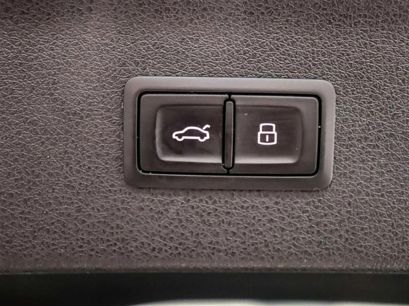 Audi Q3 * quattro Premium Plus * CARFAX * ЦЕНА ДО БГ, снимка 17 - Автомобили и джипове - 53293009