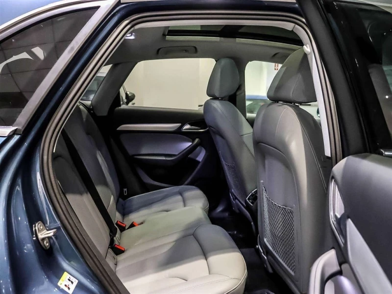 Audi Q3 * quattro Premium Plus * CARFAX * ЦЕНА ДО БГ, снимка 15 - Автомобили и джипове - 53293009