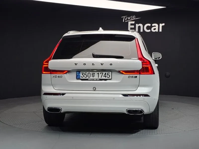 Volvo XC60 D5 - САМО 30% АВАНС, снимка 4 - Автомобили и джипове - 55927652
