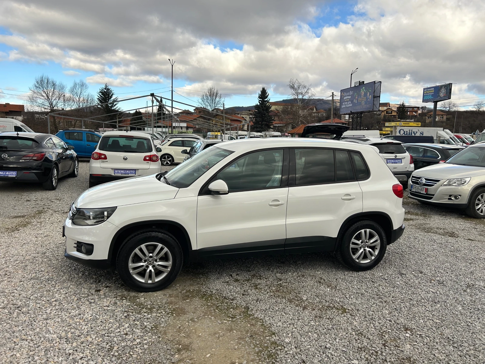 VW Tiguan 2.0TDI EURO5B BLUEMOTION - изображение 4
