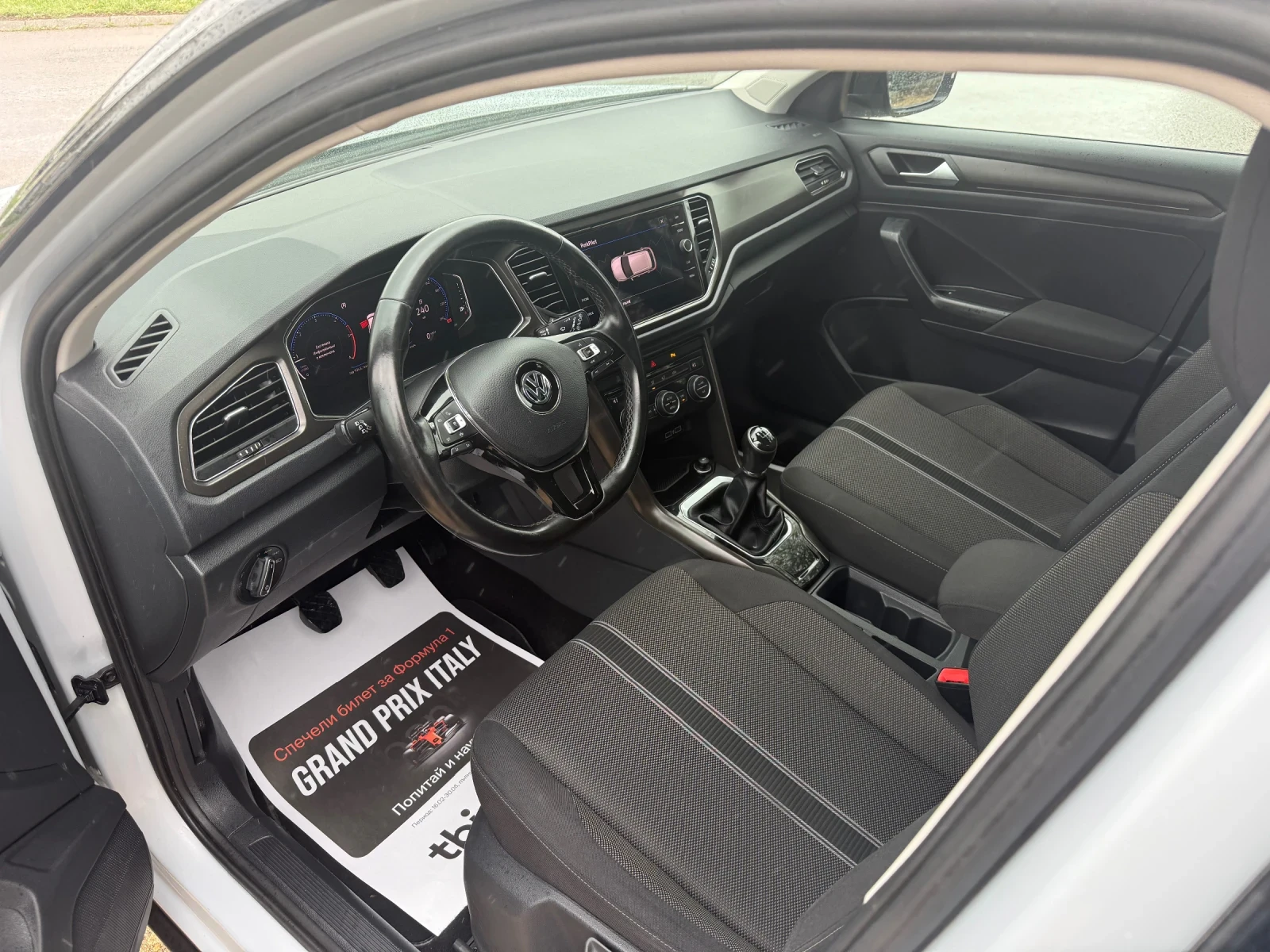 VW T-Roc, снимка 10 - Автомобили и джипове - 54629690