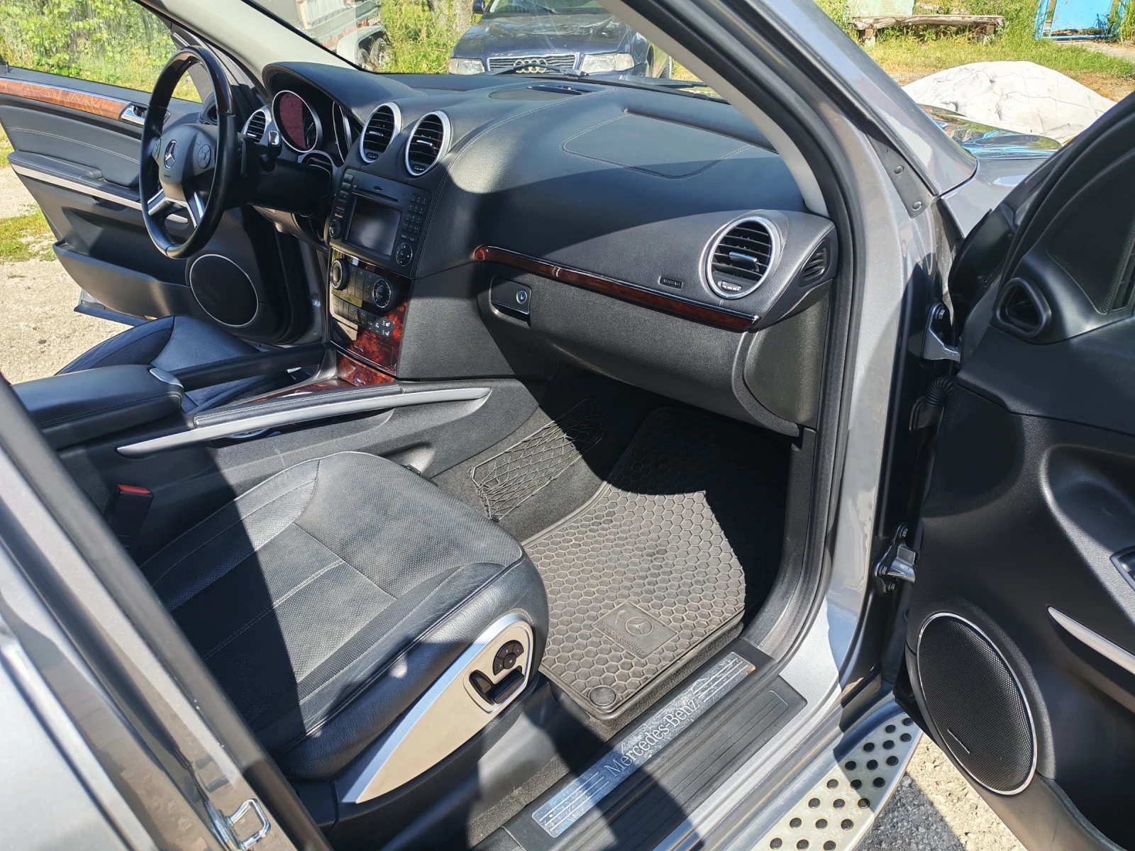 Mercedes-Benz GL 550, снимка 16 - Автомобили и джипове - 55397402