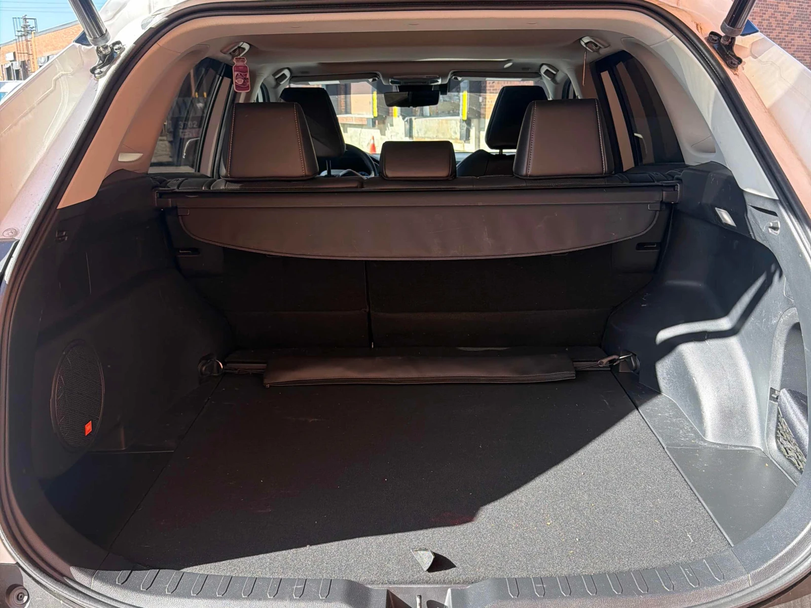 Toyota Rav4 * Hybrid Limited AWD * CARFAX * ЦЕНА ДО БГ, снимка 13 - Автомобили и джипове - 56061590