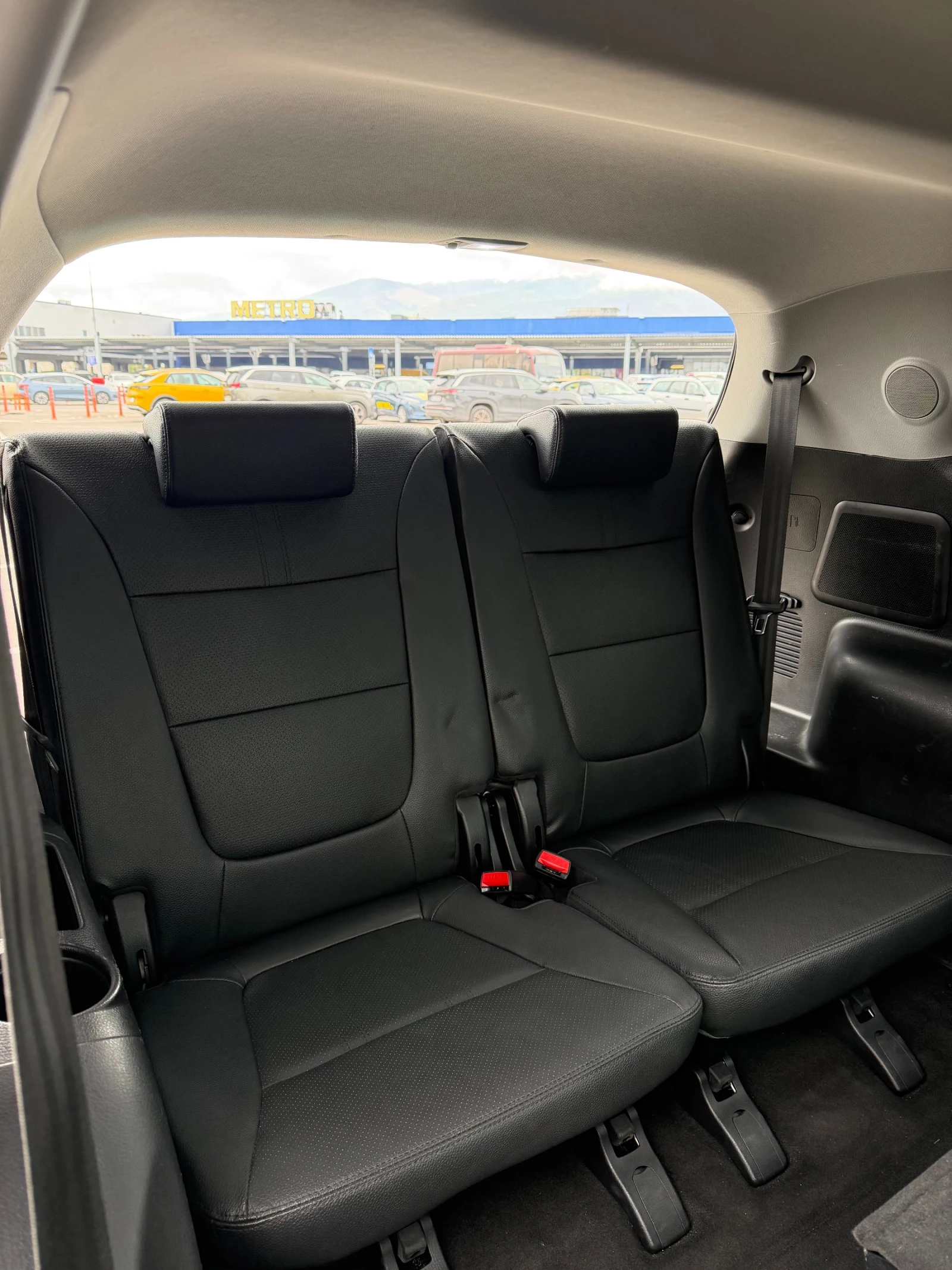 Kia Sorento 2.2 CRDi AWD, снимка 14 - Автомобили и джипове - 56561593