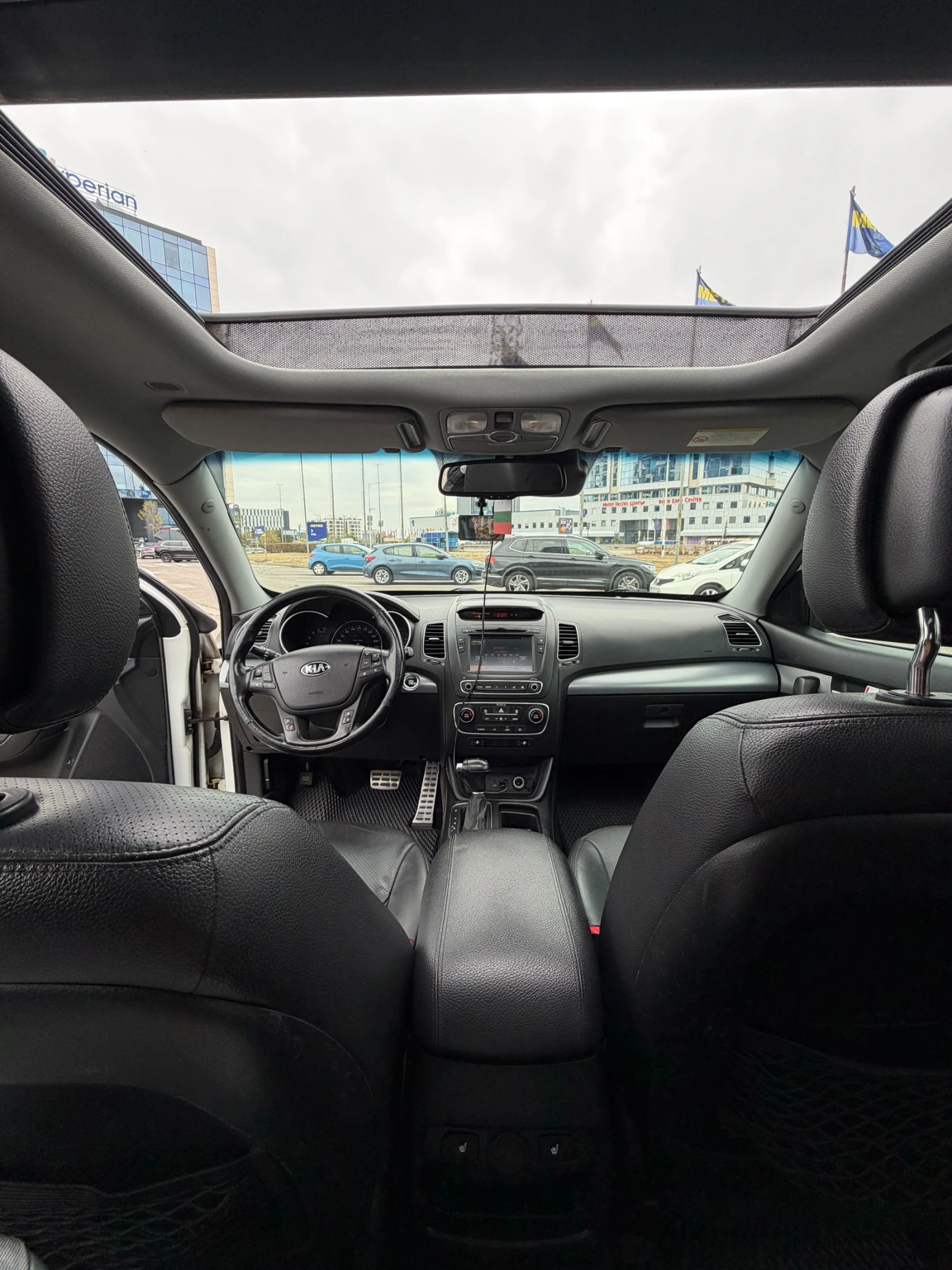 Kia Sorento 2.2 CRDi AWD, снимка 12 - Автомобили и джипове - 56561593