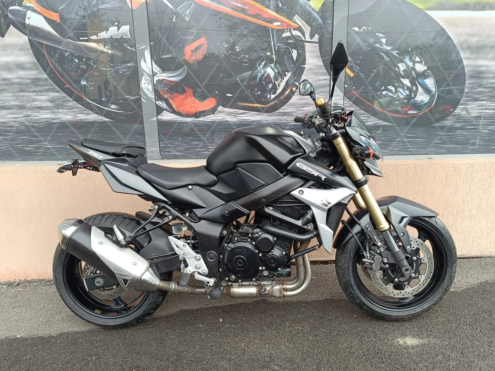 Suzuki Gsr 750, снимка 1