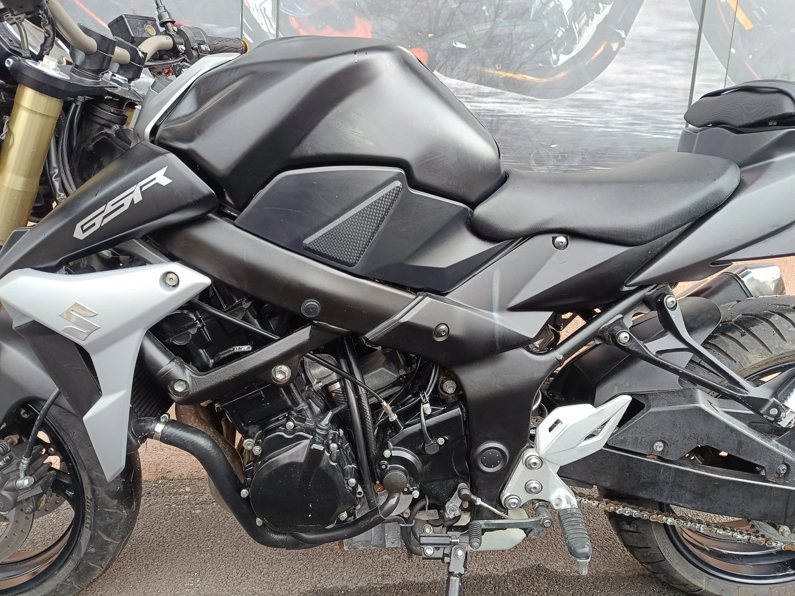 Suzuki Gsr 750 | Mobile.bg   13
