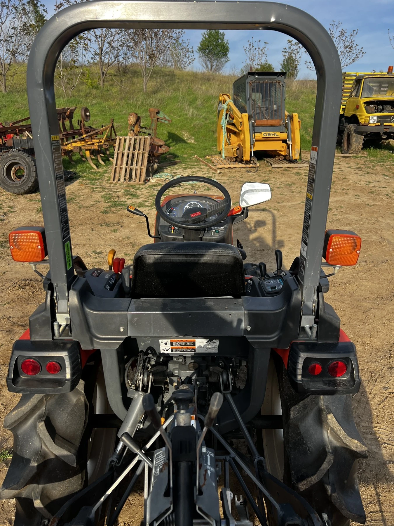 Трактор Kubota, снимка 3 - Селскостопанска техника - 54259847