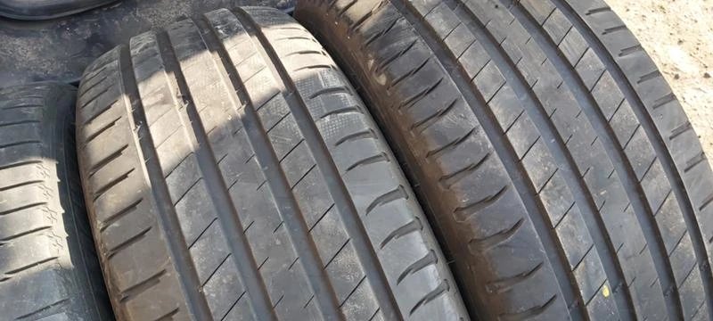 Гуми Зимни 235/55R19, снимка 3 - Гуми и джанти - 31141180