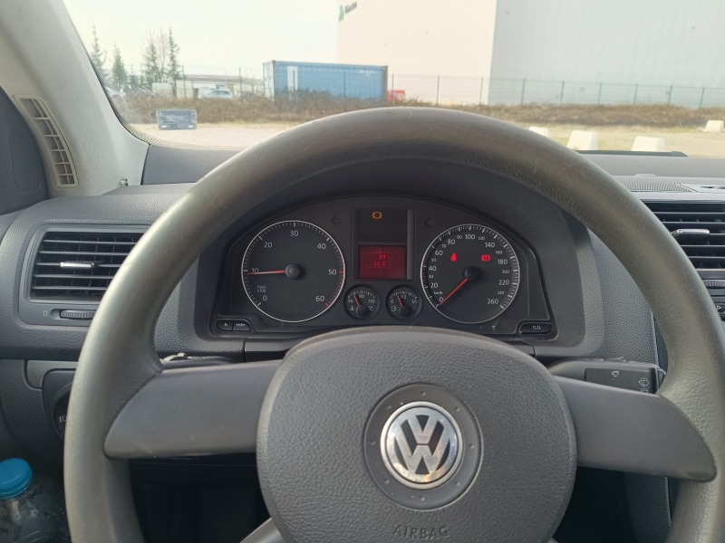 VW Golf 1.9 TDI, снимка 8 - Автомобили и джипове - 44701943