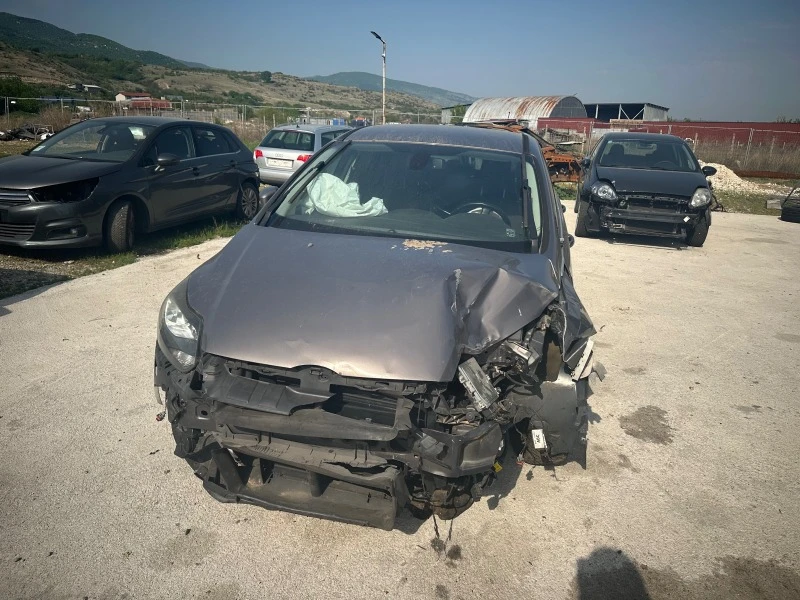 Ford Focus 1.6cdti, снимка 5 - Автомобили и джипове - 45250031