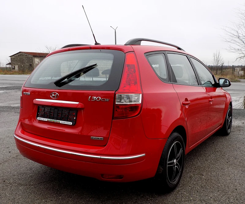 Hyundai I30 1.6CRDi/90к./КЛИМАТРОНИК, снимка 3 - Автомобили и джипове - 48270441