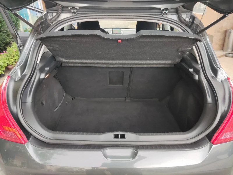 Peugeot 308 1.6HDI Navi, снимка 9 - Автомобили и джипове - 52084627