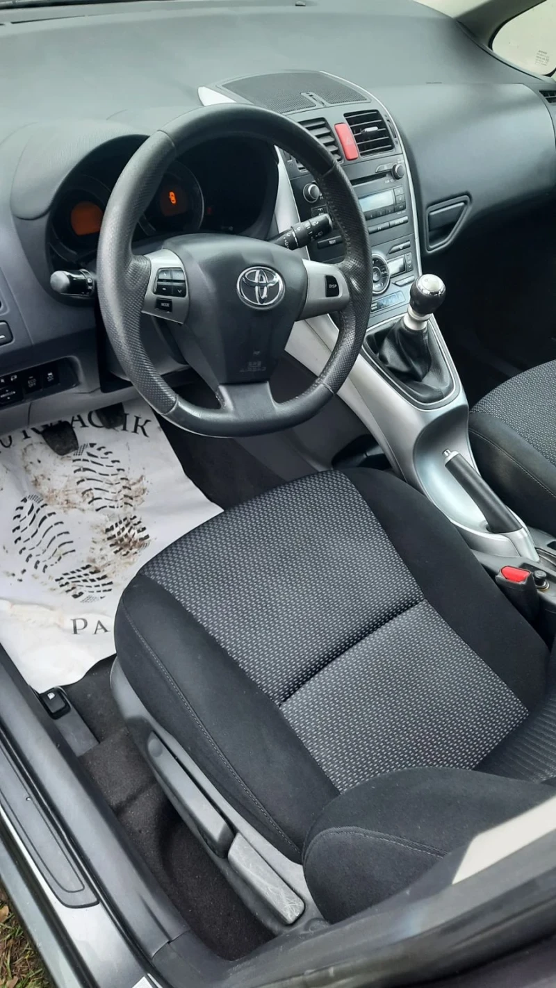 Toyota Auris 1.33, снимка 6 - Автомобили и джипове - 52595663