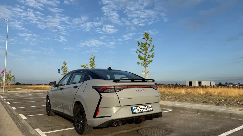 DONGFENG Shine E3, снимка 4 - Автомобили и джипове - 53122138