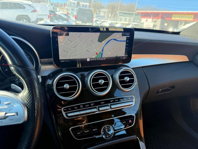 Mercedes-Benz C 300, снимка 10 - Автомобили и джипове - 53559660