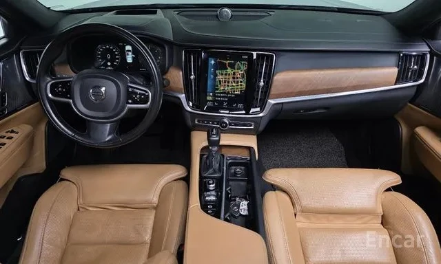 Volvo S90 D5 AWD Inscription | HUD | 360 Камера | Масаж | , снимка 4 - Автомобили и джипове - 54693446