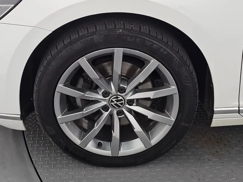 VW Passat 2.0 Tdi Prestige - САМО 30% АВАНС, снимка 5 - Автомобили и джипове - 55483465