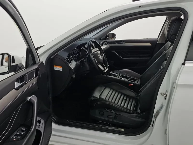 VW Passat 2.0 Tdi Prestige - САМО 30% АВАНС, снимка 10 - Автомобили и джипове - 55483465
