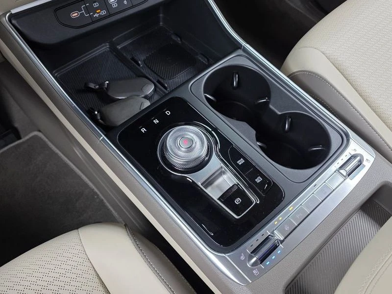 Kia Carnival 7-Seater Signature| 202к.с., снимка 9 - Автомобили и джипове - 56125817