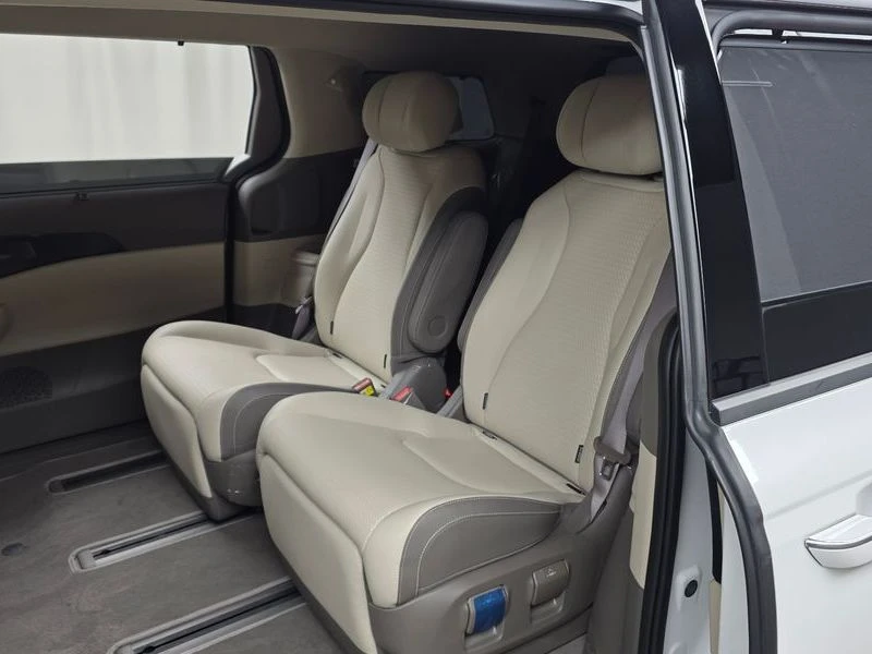 Kia Carnival 7-Seater Signature| 202к.с., снимка 12 - Автомобили и джипове - 56125817