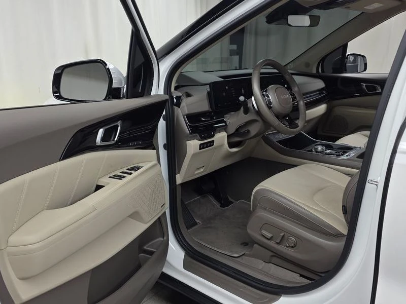 Kia Carnival 7-Seater Signature| 202к.с., снимка 10 - Автомобили и джипове - 56125817