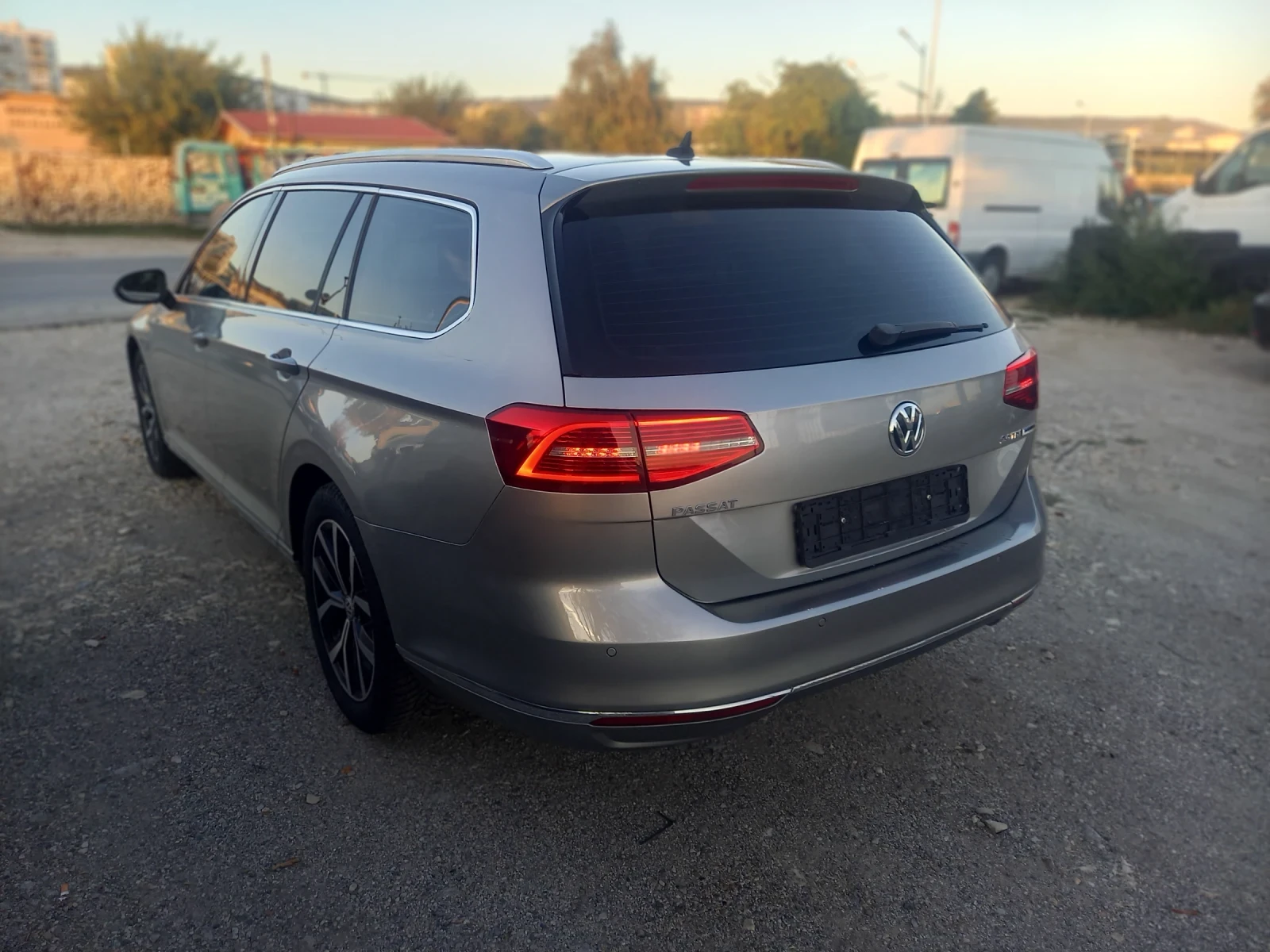 VW Passat 2.0tdi LED DIGITAL - изображение 6