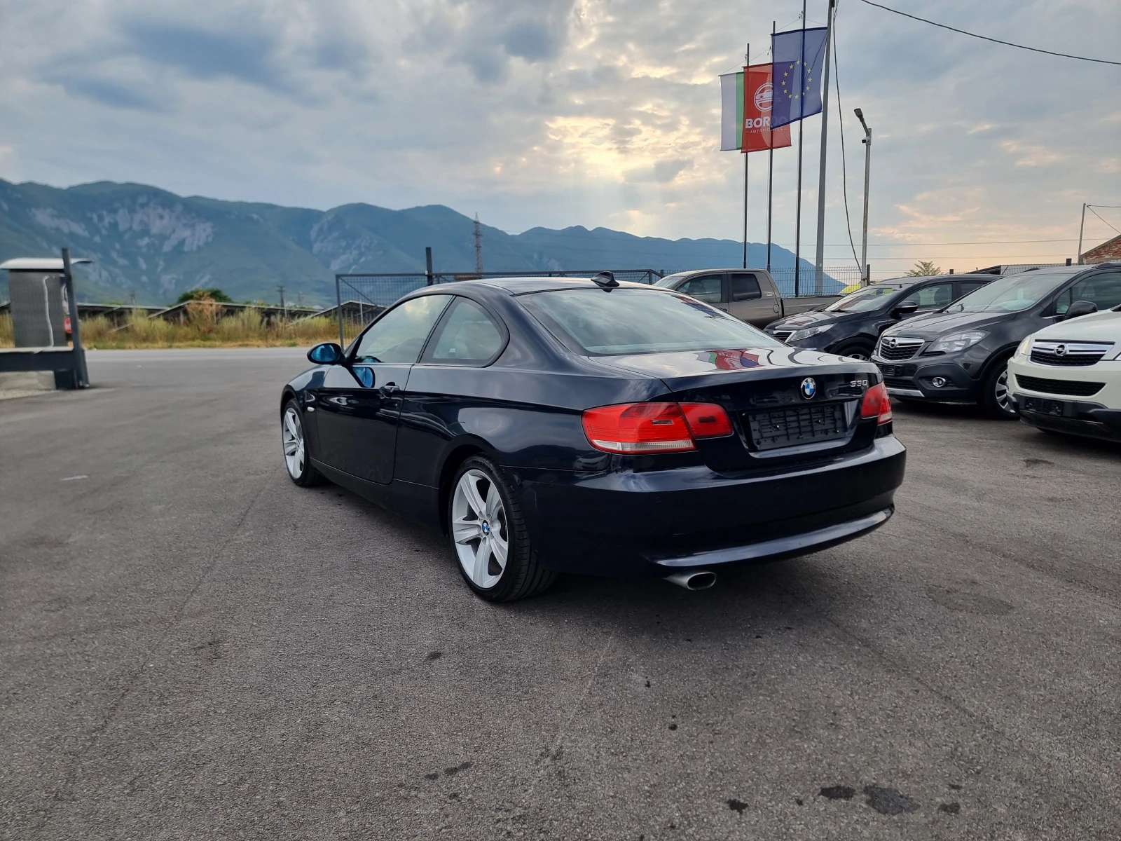 BMW 320 2.0D - изображение 4