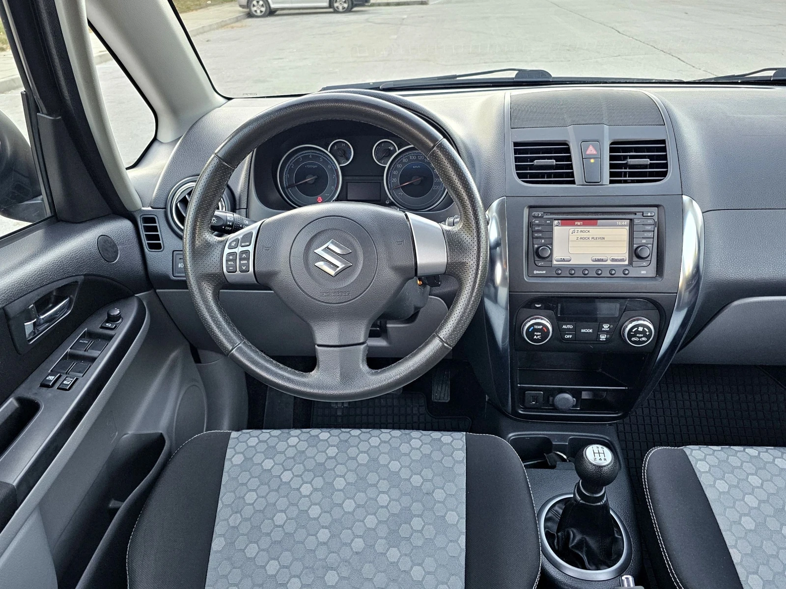 Suzuki SX4 Фейслифт, 4x4, Keyless, Навигация  | Mobile.bg — изображение 10