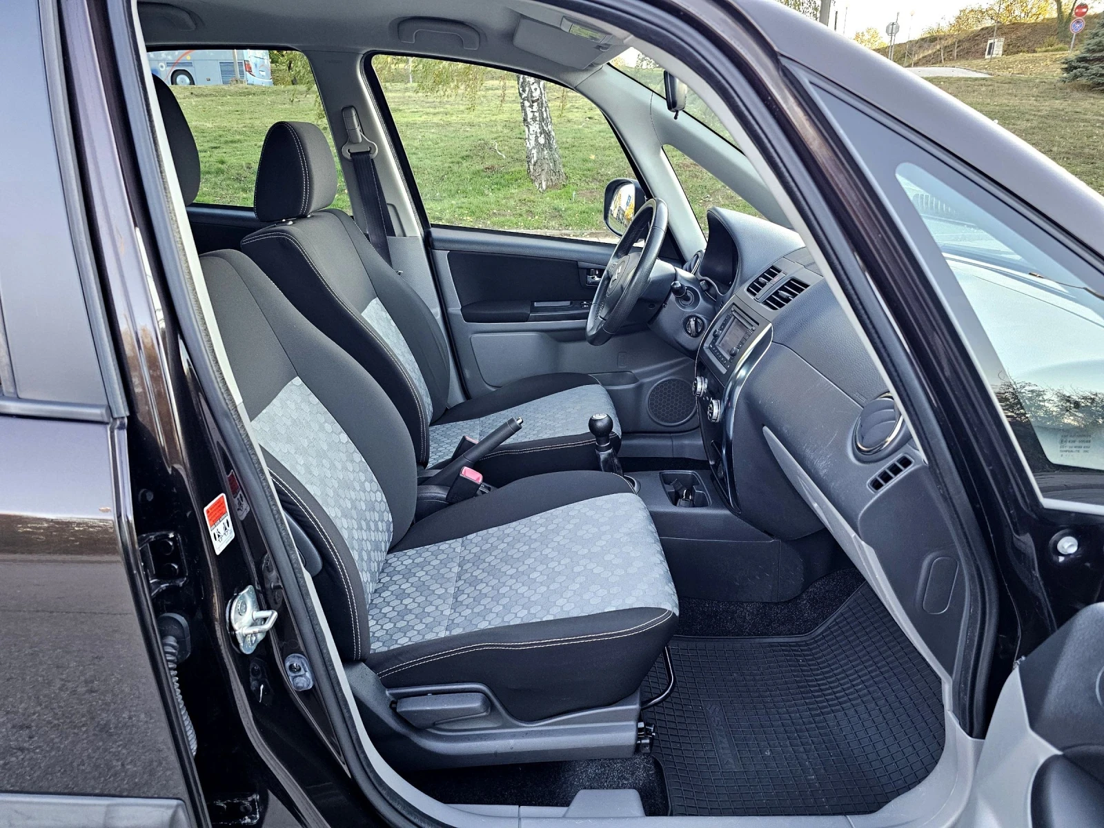 Suzuki SX4 Фейслифт, 4x4, Keyless, Навигация  | Mobile.bg — изображение 14