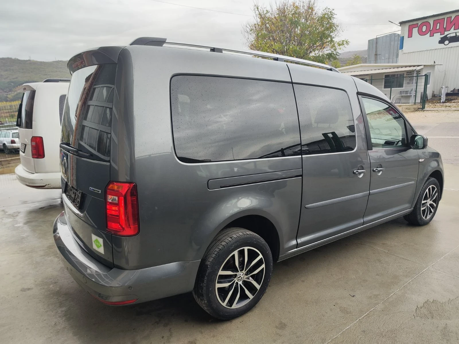 VW Caddy Maxi TGi 7места- - изображение 9