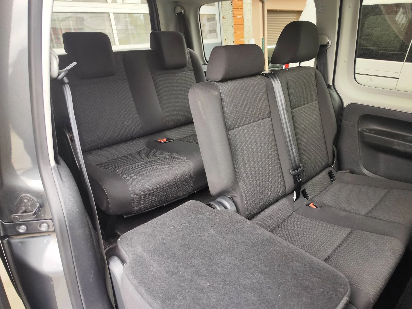 VW Caddy Maxi TGi 7места- - изображение 8