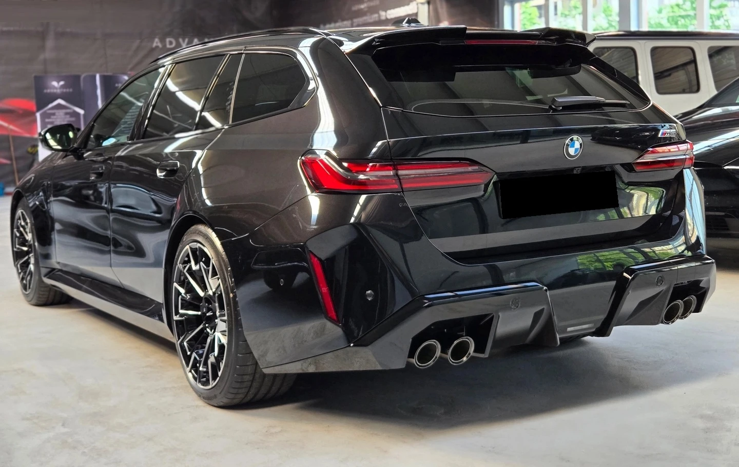 BMW M5 Hybrid xDrive - изображение 4