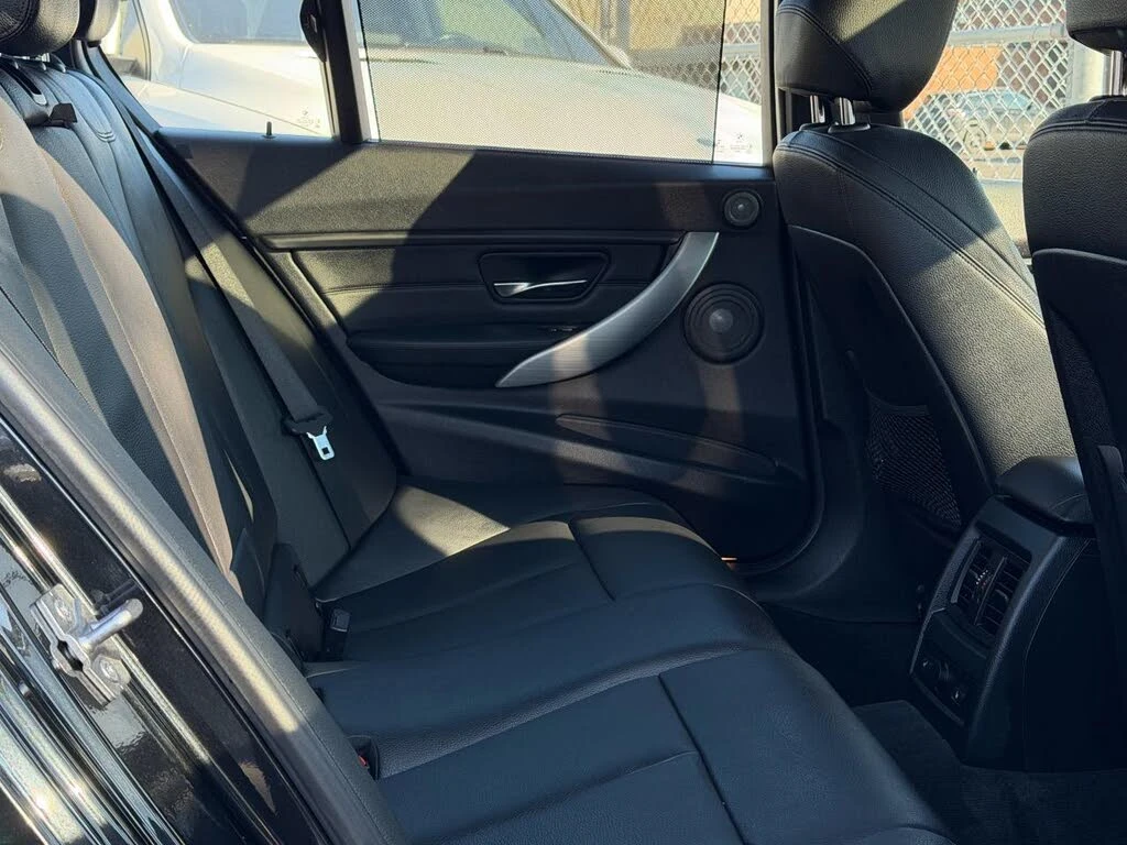 BMW 335 *  *    *   *  | Mobile.bg   16