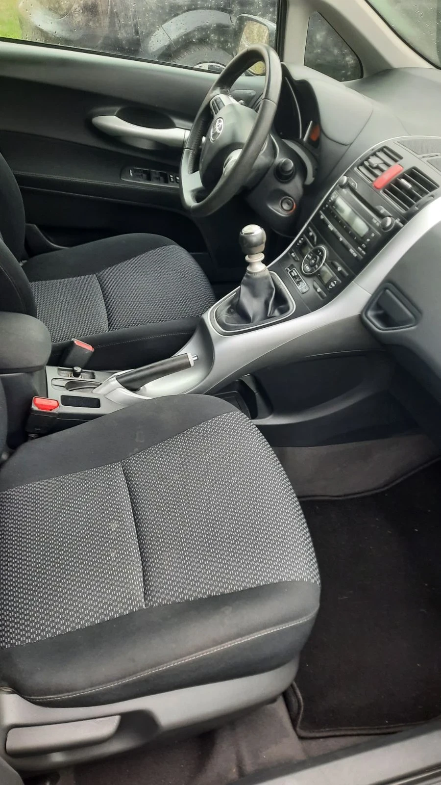 Toyota Auris 1.33 - изображение 5