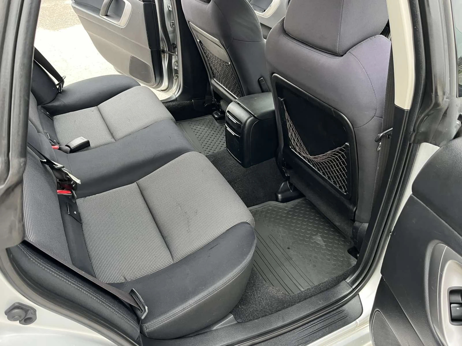 Subaru Legacy 2.0I 137 44      | Mobile.bg   10