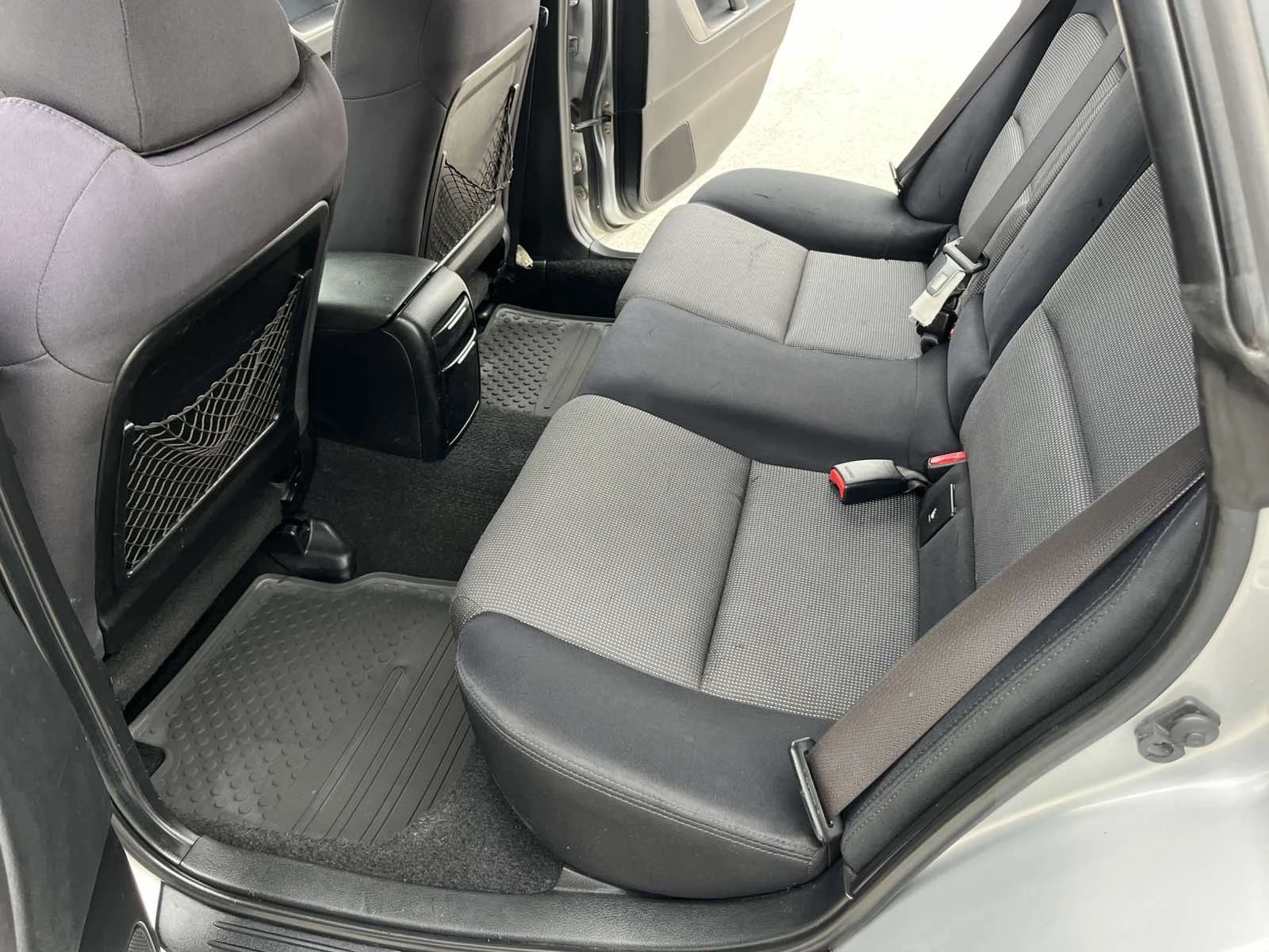 Subaru Legacy 2.0I 137 44      | Mobile.bg   9