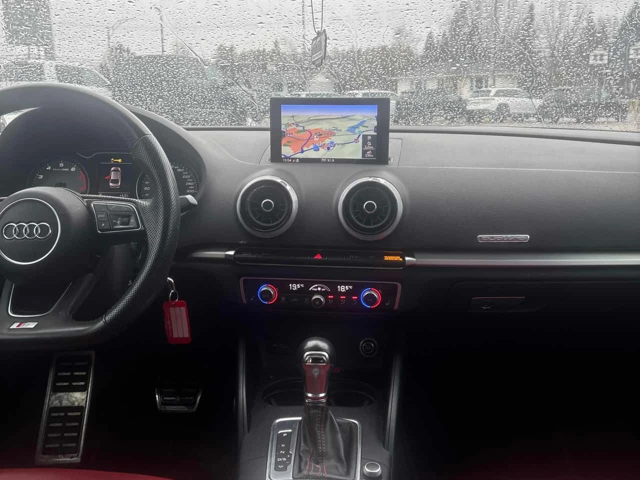 Audi S3 * PROGRESSIV * КОМПЛЕКТ ДЖАНТИ С ГУМИ * КАМЕРА, снимка 9 - Автомобили и джипове - 53816810