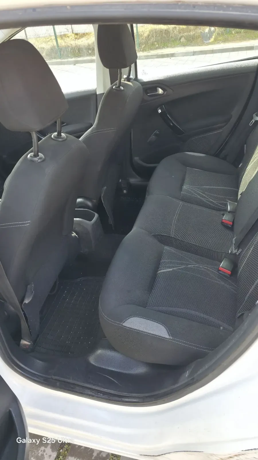 Peugeot 208 1.4 hdi, снимка 8 - Автомобили и джипове - 53840942